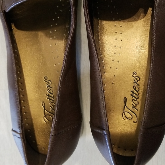 NWOT Trotters Size 8.5M - Picture 9 of 13
